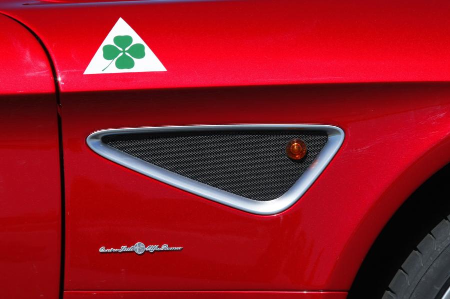 Детали экстерьера Alfa Romeo 8C Competizione 2006 года  (WW) (фото 40 из 64)
